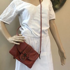 Wristlet shoulder bag 8x10